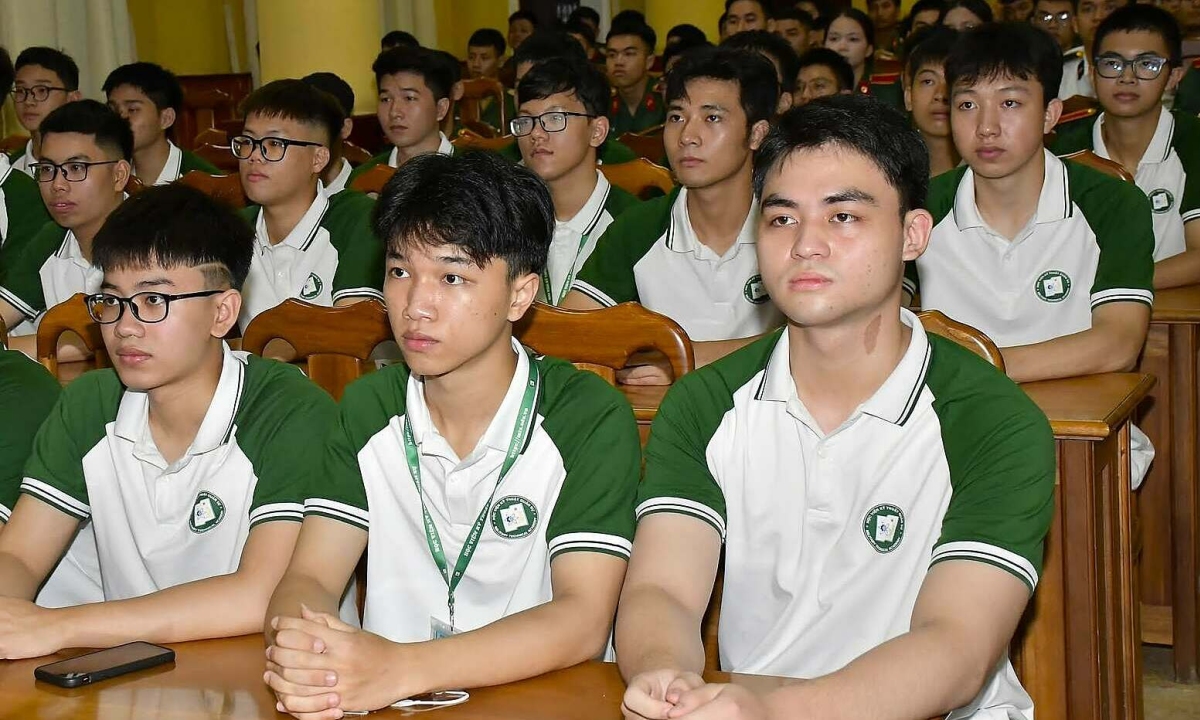 Học viện Kỹ thuật quân sự công bố học phí, bảng quy đổi IELTS hệ dân sự