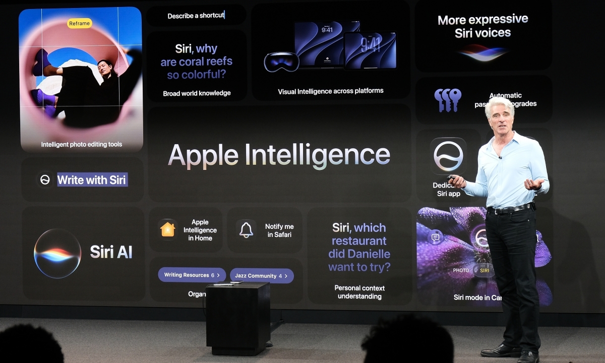 Apple: Siri được 'đập đi xây lại'