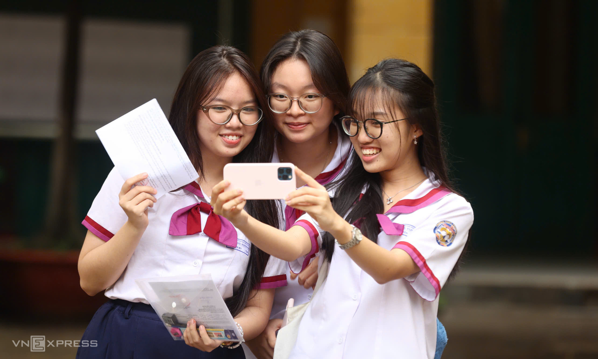 Hơn 1,2 triệu thí sinh bước vào kỳ thi kỷ lục