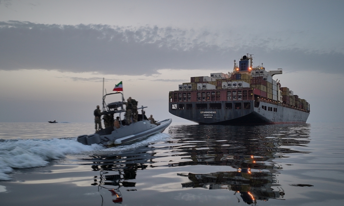 Iran đóng eo biển Hormuz