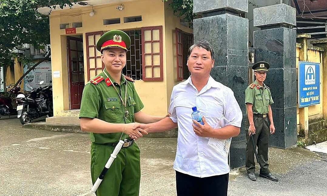Bí thư thôn thi tốt nghiệp THPT sau 12 năm dang dở
