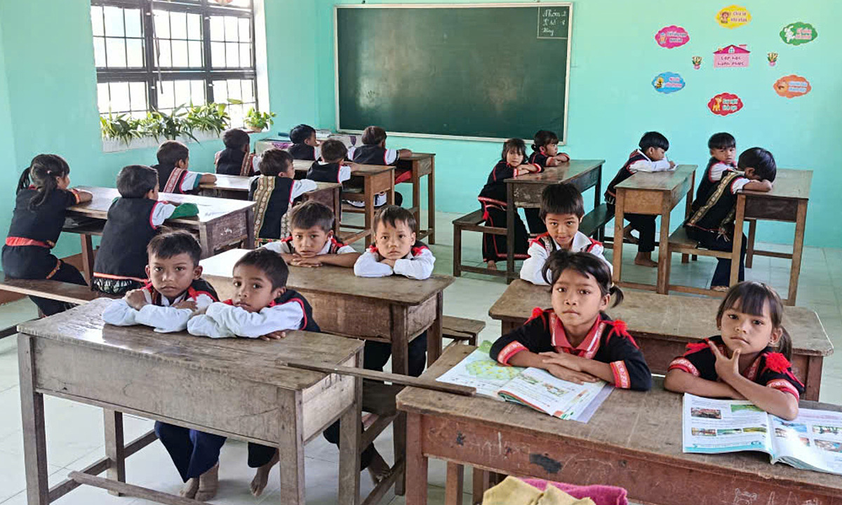 Cô giáo cắm bản và nỗi ám ảnh không có nhà vệ sinh