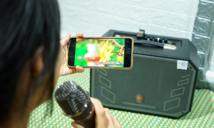 Hát karaoke trên YouTube có vi phạm bản quyền âm nhạc?