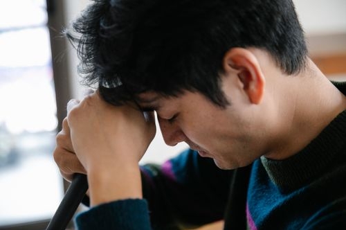 Cuộc đời tôi xuống dốc sau khi đưa cả tỷ đồng cho anh trai trả nợ
