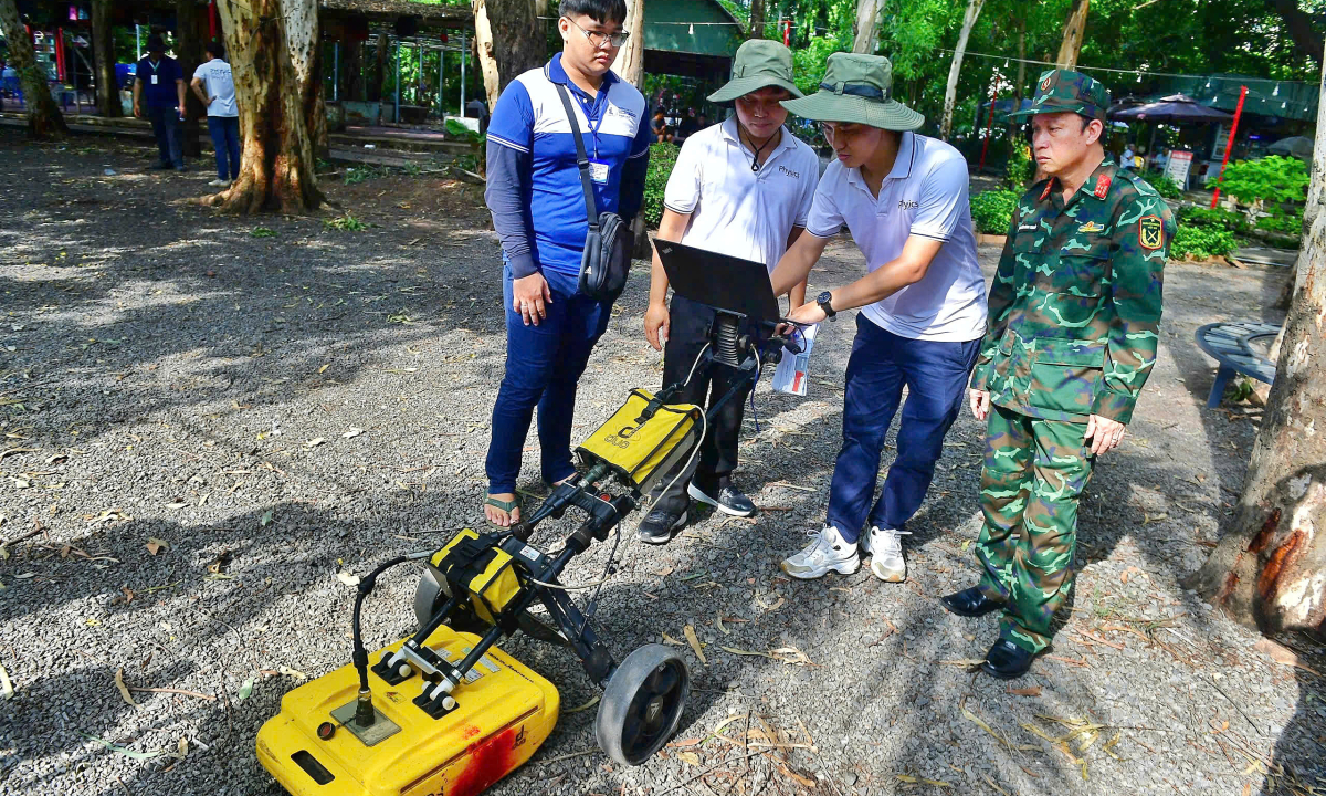 Quét radar tìm ba rãnh mộ tập thể ở công viên Lê Thị Riêng