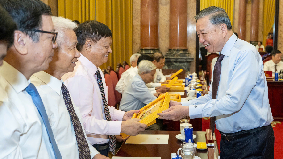 Tổng Bí thư, Chủ tịch nước: Báo chí cần làm cho xã hội bình tĩnh, tử tế hơn