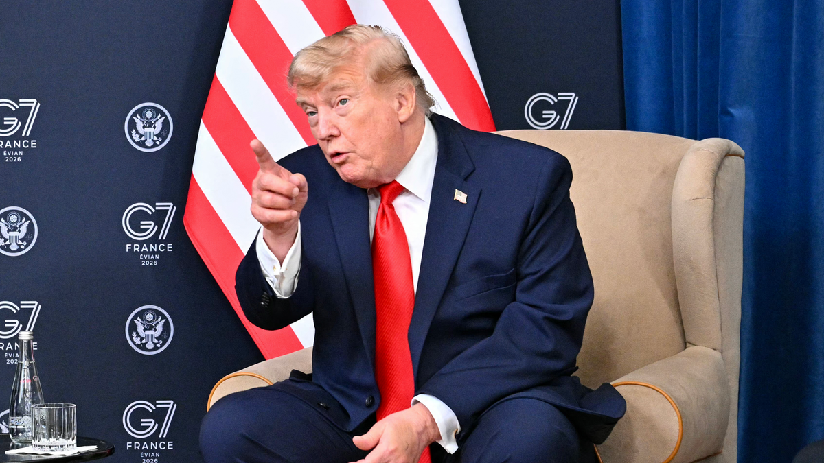 Ông Trump nêu ý tưởng đọc thỏa thuận với Iran trước báo giới