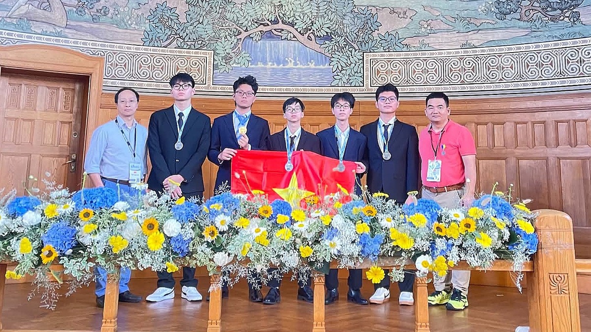 Cả 5 học sinh Việt giành huy chương Olympic Vật lý châu Âu