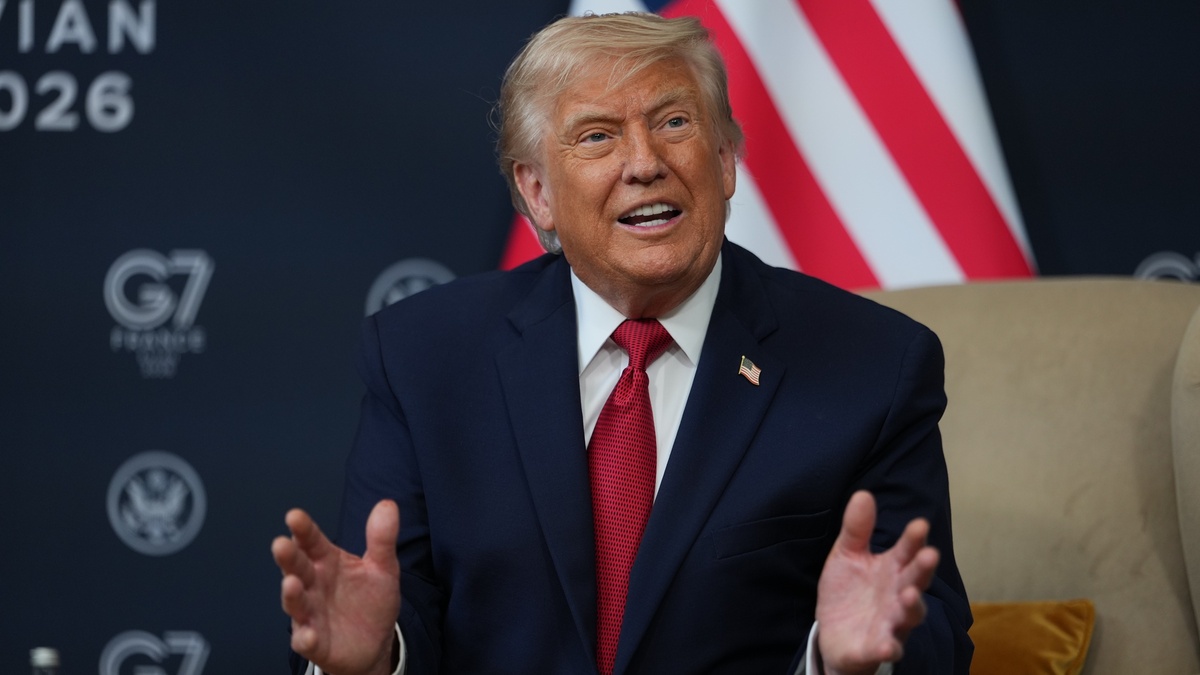 Ông Trump dọa tiếp tục ném bom nếu Iran không 'biết điều'