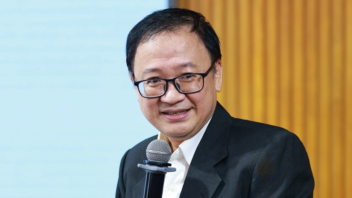 Chuyên gia: Nhà nước đang 'vừa đá bóng vừa thổi còi' khi định giá đất