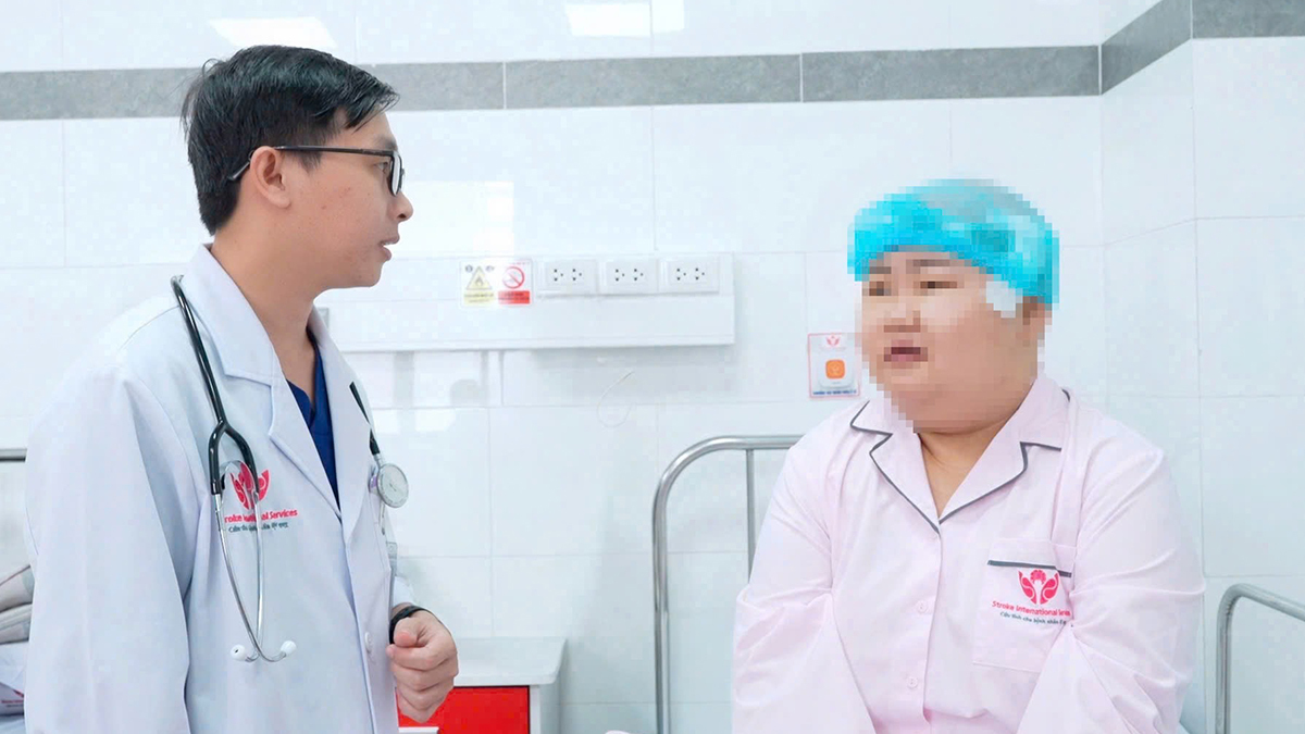 Khối u não khổng lồ chiếm gần 1/4 hộp sọ cô gái