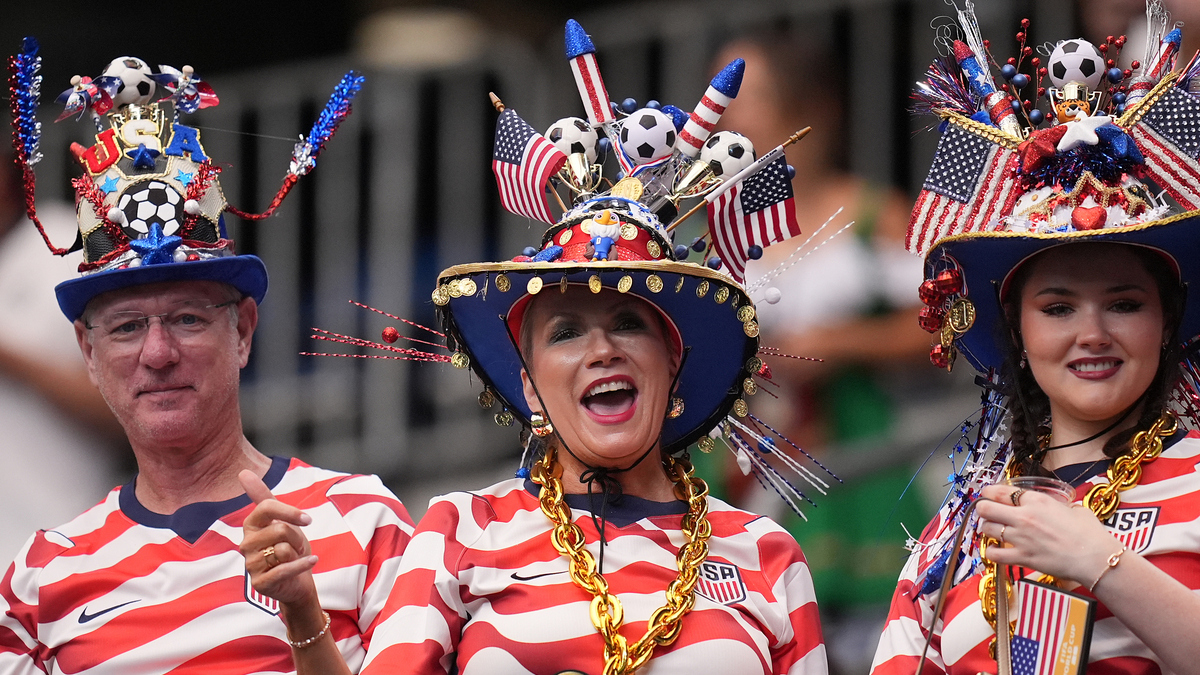 Nhà hàng Việt ở Houston kỳ vọng đón sóng từ CĐV World Cup