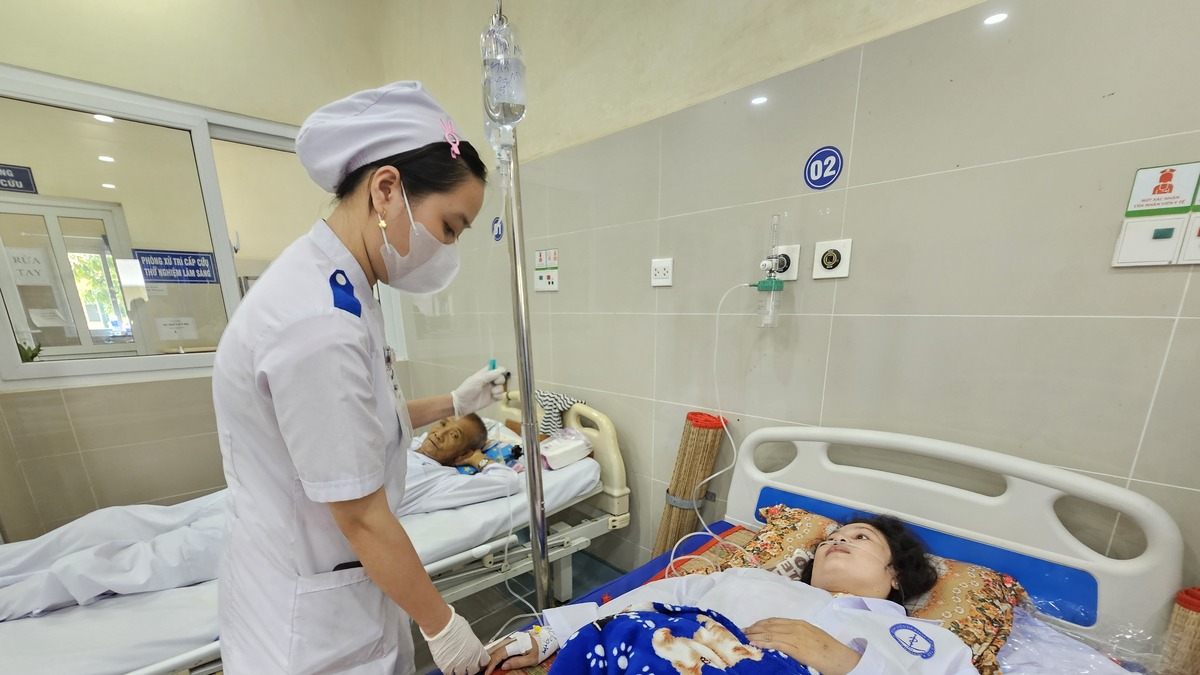 Nhiều người trong gia đình ở Đồng Tháp ngộ độc sau ăn bánh mì