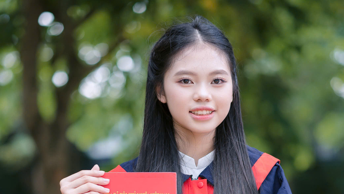Nữ sinh giành ngôi thủ khoa thi lớp 10 Hà Nội