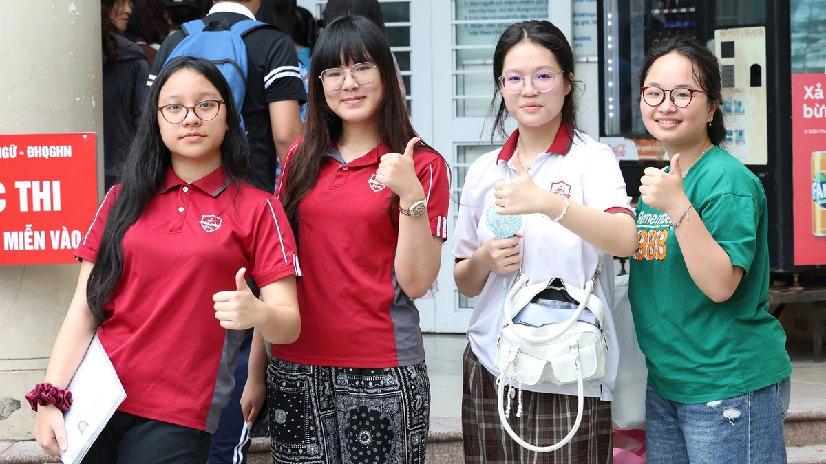 Điểm chuẩn lớp 10 chuyên Ngoại ngữ cao nhất 36/50
