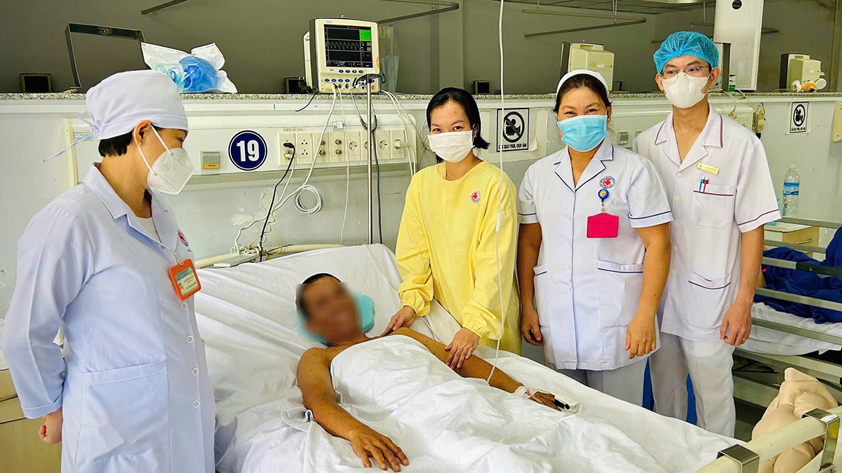 Người đàn ông bị cô đặc máu do thủy đậu biến chứng