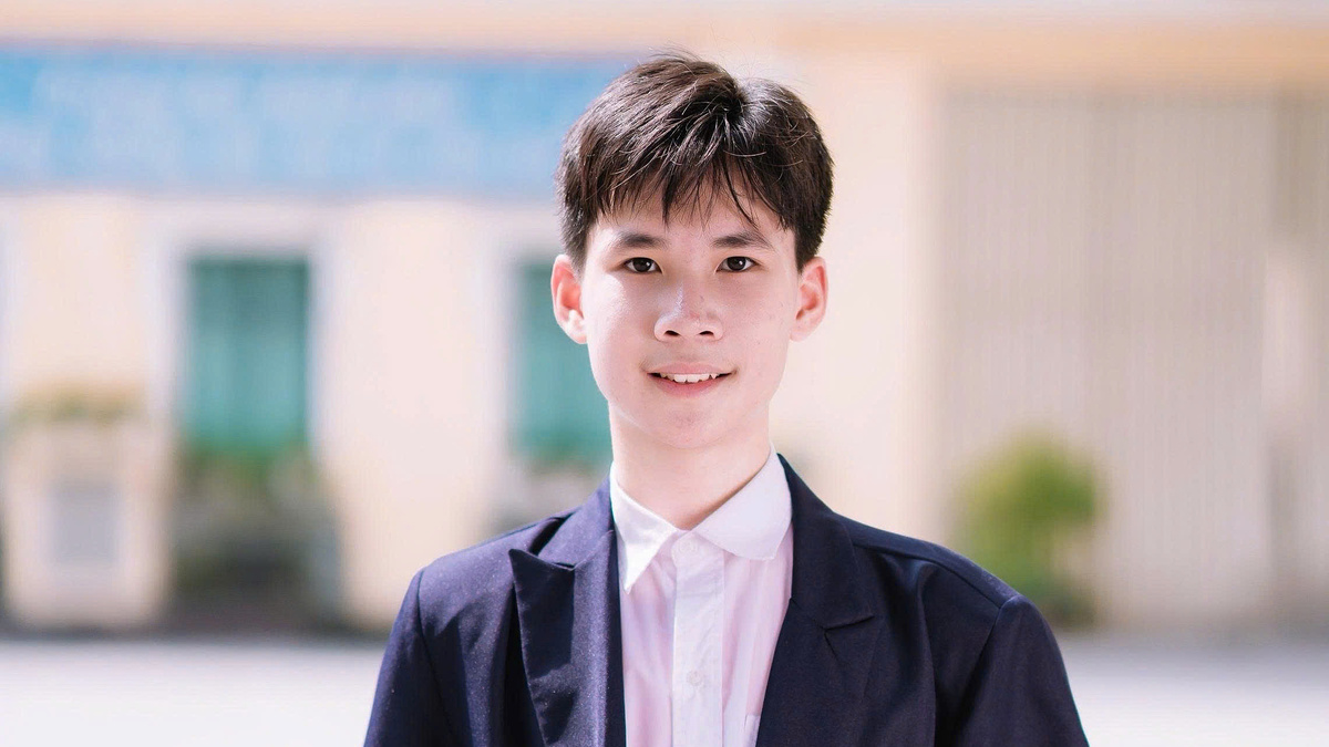 Thủ khoa học sinh giỏi đạt điểm 10 chuyên Toán