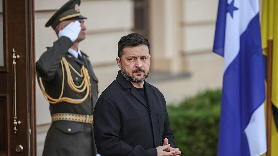 Ông Zelensky: UAV Ukraine có thể tập kích xa 3.000 km