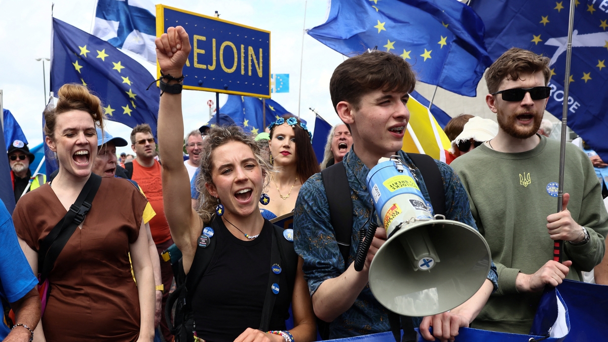 Đa số Gen Z Anh 'muốn bỏ phiếu tái gia nhập EU'