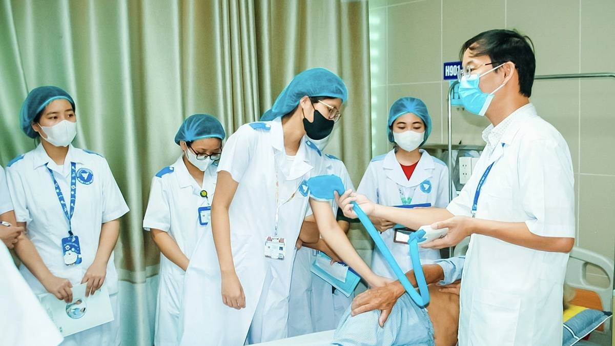 Bộ Giáo dục dự kiến siết chuẩn đào tạo Y, Luật