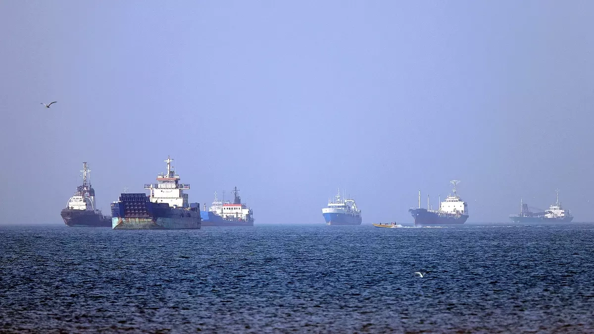 Lưu lượng tàu qua Hormuz cao nhất kể từ đầu chiến sự