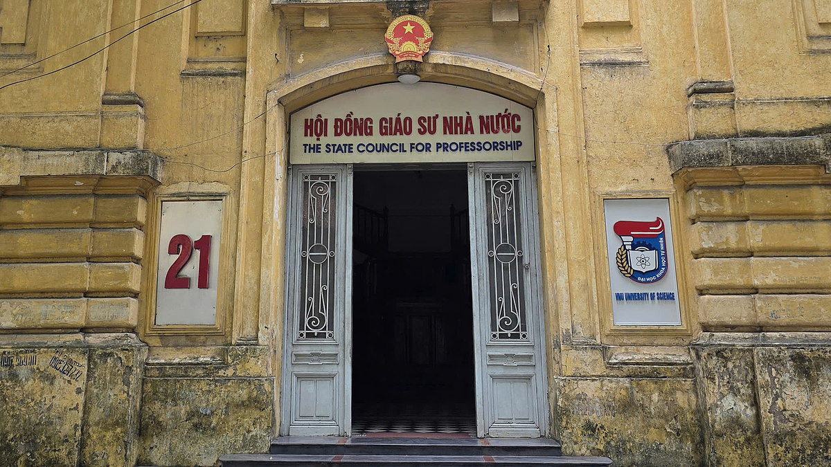 Dự kiến giao đại học tự phong giáo sư, phó giáo sư