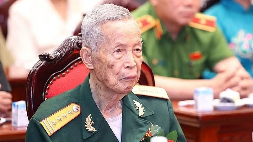 La Văn Cầu, từ cậu bé 'sống cũng như chết' đến anh hùng quân đội