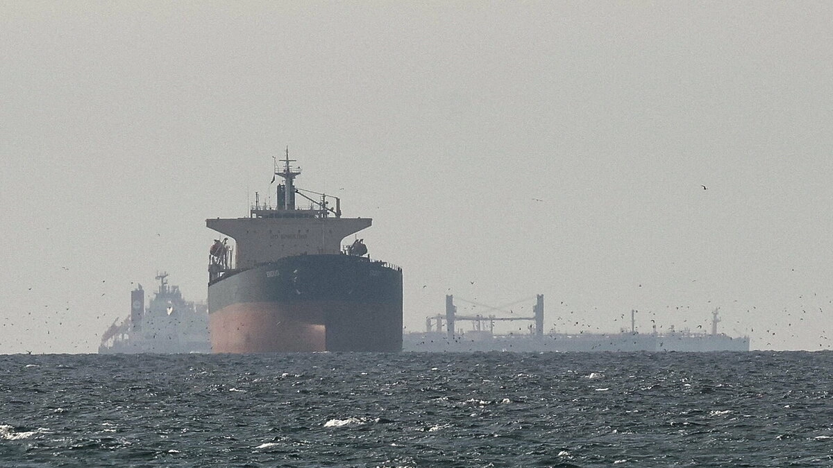 Iran tuyên bố sẽ 'một mình kiểm soát' Hormuz trong 30 ngày