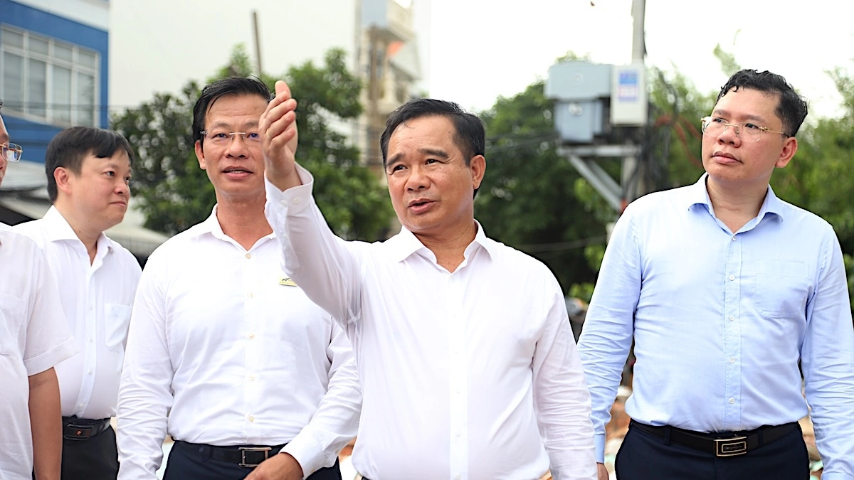 Chủ tịch TP HCM muốn hoàn thành cải tạo rạch Xuyên Tâm sớm một năm