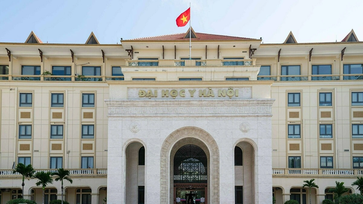 Gần 280 thí sinh đầu tiên trúng tuyển Đại học Y Hà Nội