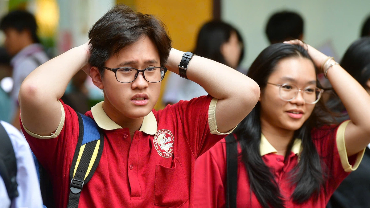 Dự báo điểm chuẩn đại học 2026 giảm 0,5-2 điểm, B00 'ngược dòng'
