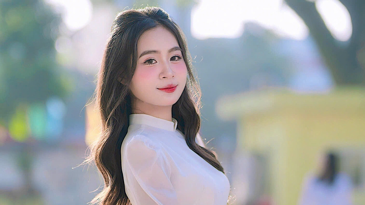 Nữ sinh đạt 9,75 Văn thi tốt nghiệp viết kín 14 mặt giấy