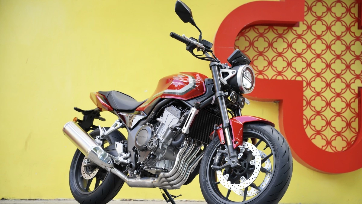 Cận cảnh Honda CB500 Super Four 2026: 'Huyền thoại' hồi sinh, giá 285 triệu đồng