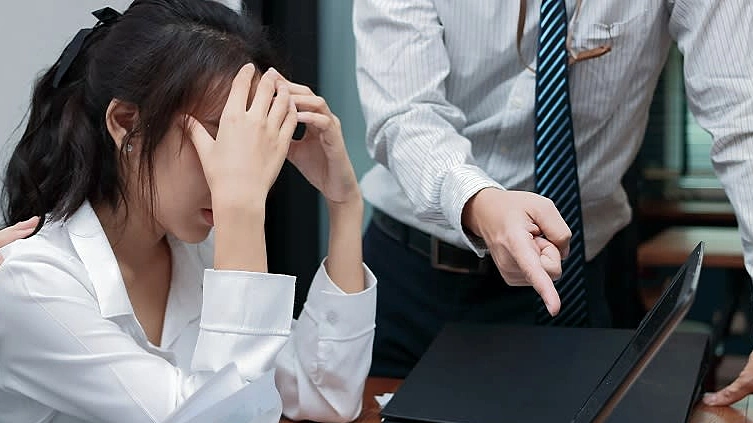 Việc giao ngoài giờ hành chính, có bị kỷ luật nếu tôi không làm ngay?