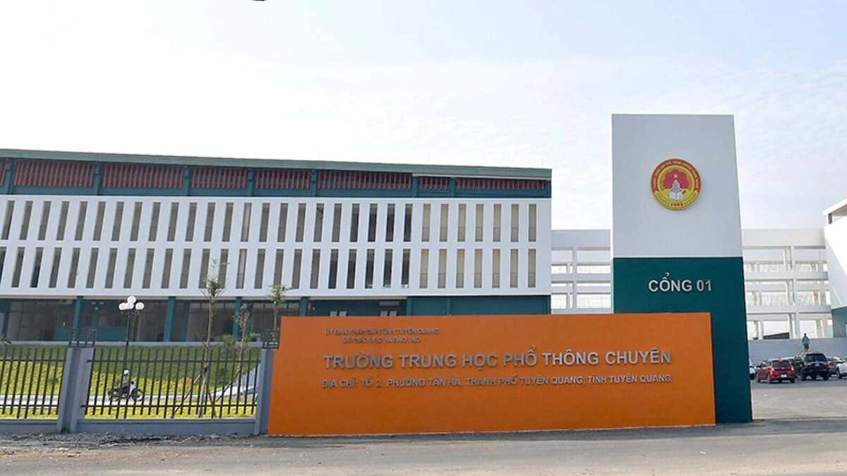 Gần 300 học sinh chuyên Tuyên Quang đạt 9, 10 điểm Toán tốt nghiệp