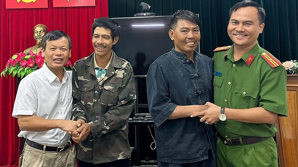 Cứu người đàn ông đi lạc 5 ngày trong rừng
