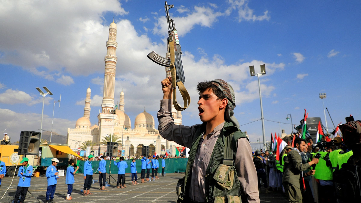 Houthi 'xua đuổi tiêm kích Arab Saudi', dọa tấn công sân bay đối phương