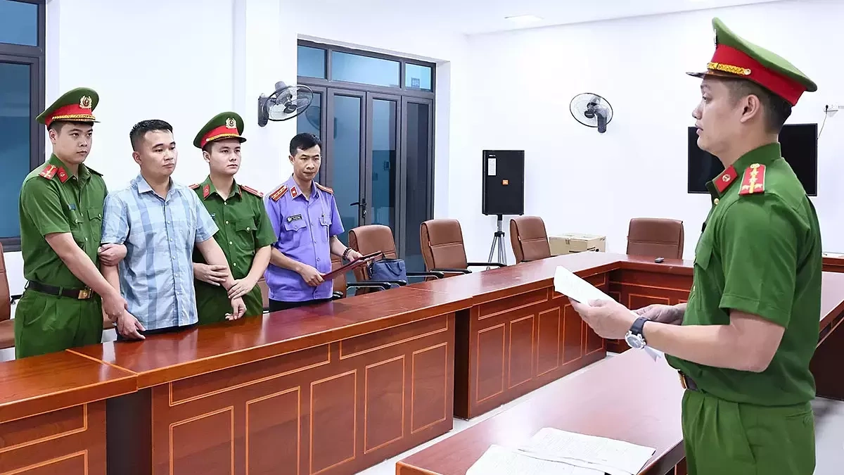 Giáo viên trường chuyên Tuyên Quang bị giữ khẩn cấp trong vụ điểm Toán bất thường