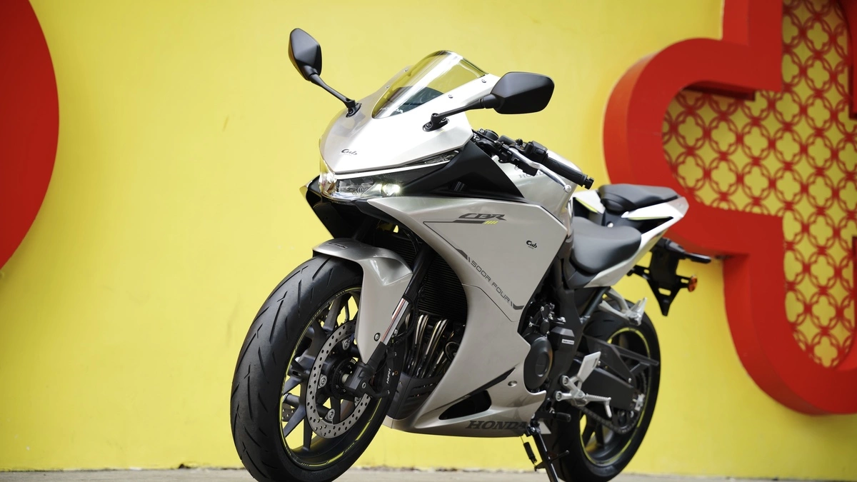 Giải mã sức hút Honda CBR500R Four: 'Chiến mã' 4 xi-lanh độc lạ từ thị trường tỷ dân