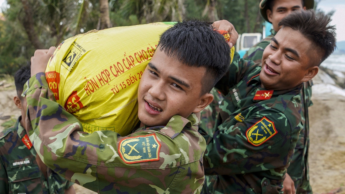 Bộ Quốc phòng tuyển người học quân sự cơ sở về cấp xã