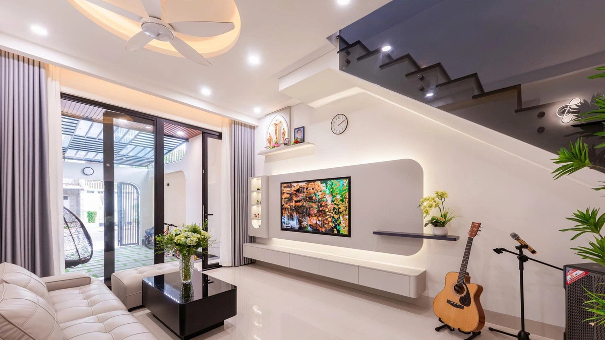 Nhà phố cho gia đình 4 người thiết kế theo tinh thần "vừa đủ"