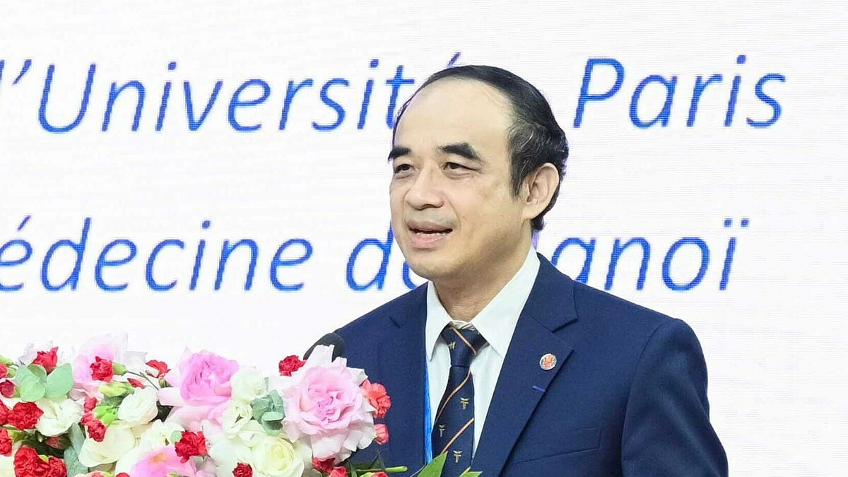GS Nguyễn Hữu Tú giữ chức Hiệu trưởng Đại học Y Hà Nội