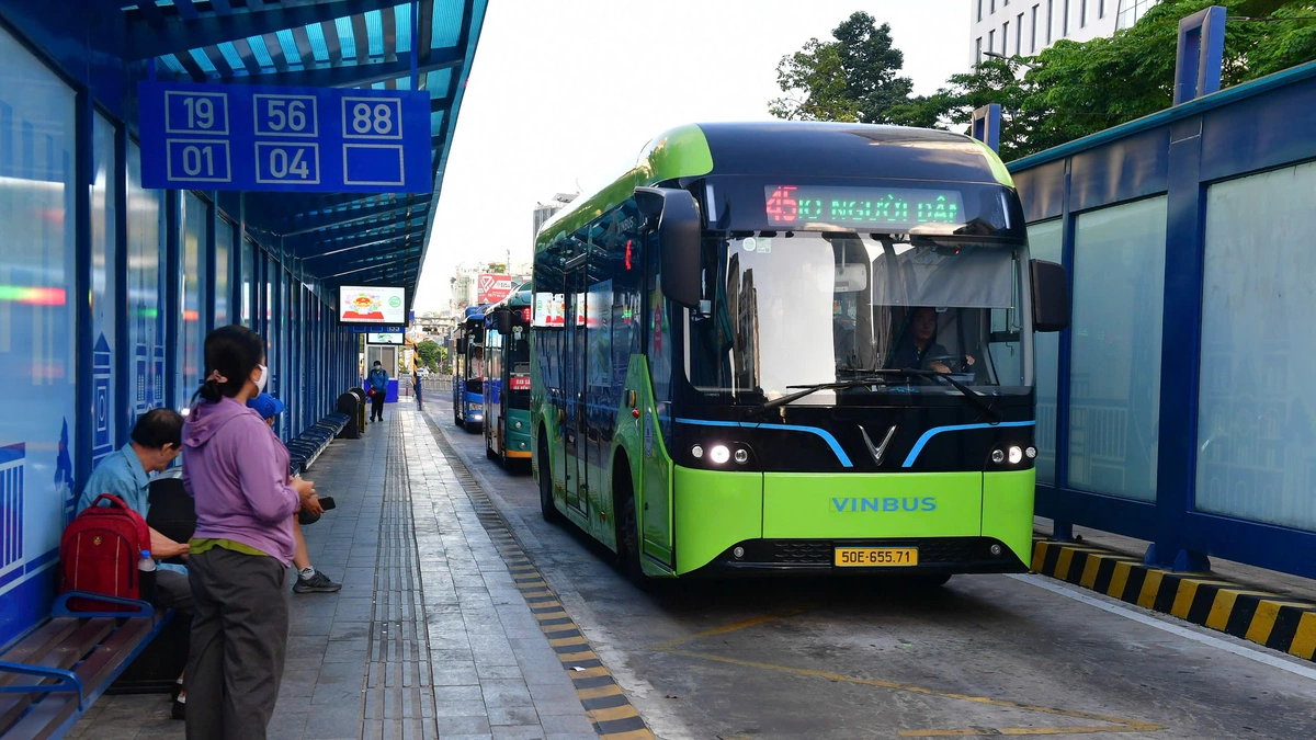Đề xuất quảng cáo trở lại trên thân xe buýt ở TP HCM