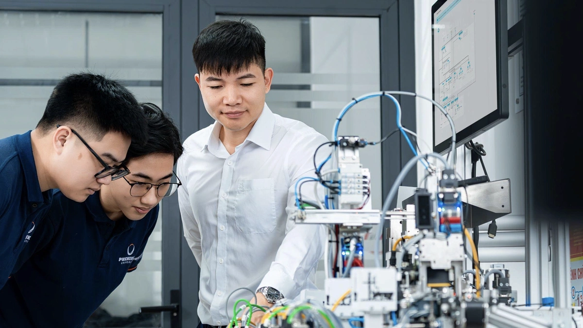 30 ngành được cấp học bổng 3,7-7,4 triệu đồng/tháng ở Đại học Phenikaa