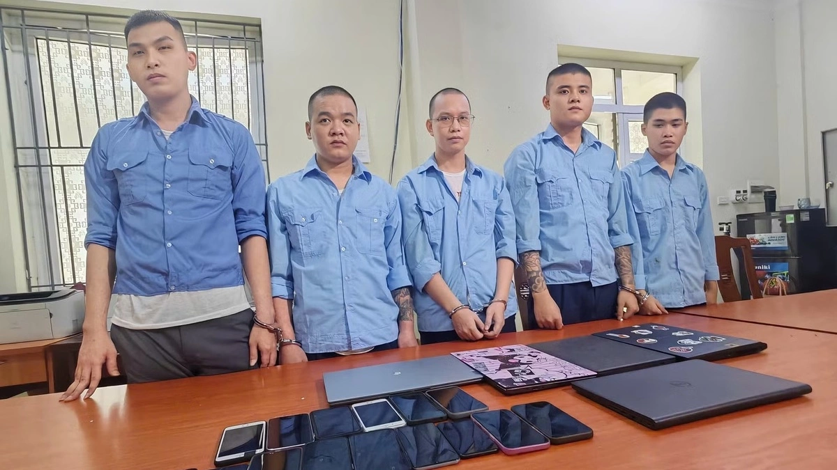 Dùng phần mềm kiểm soát số điện thoại, chiếm tiền trong tài khoản ngân hàng