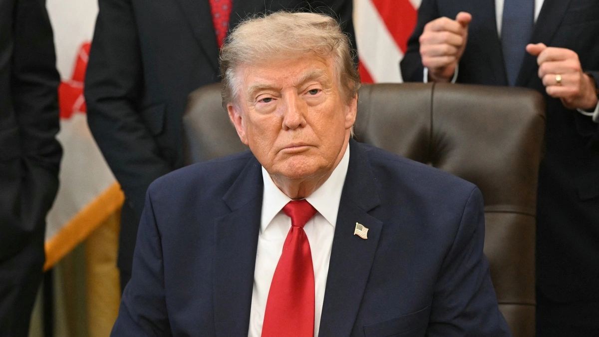 Những 'cú bẻ lái' của ông Trump trong chính sách với Iran và Ukraine