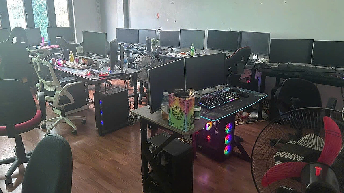 'Xưởng' hack Facebook của nhiều người bị triệt phá