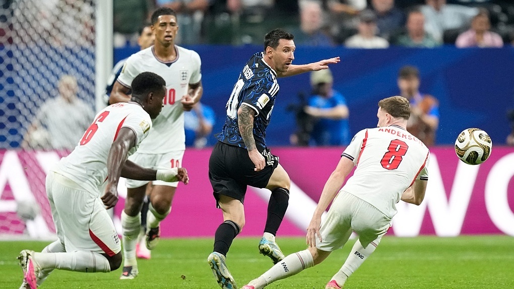 Tòa án Đức 'tuýt còi' FIFA về cách bán vé World Cup
