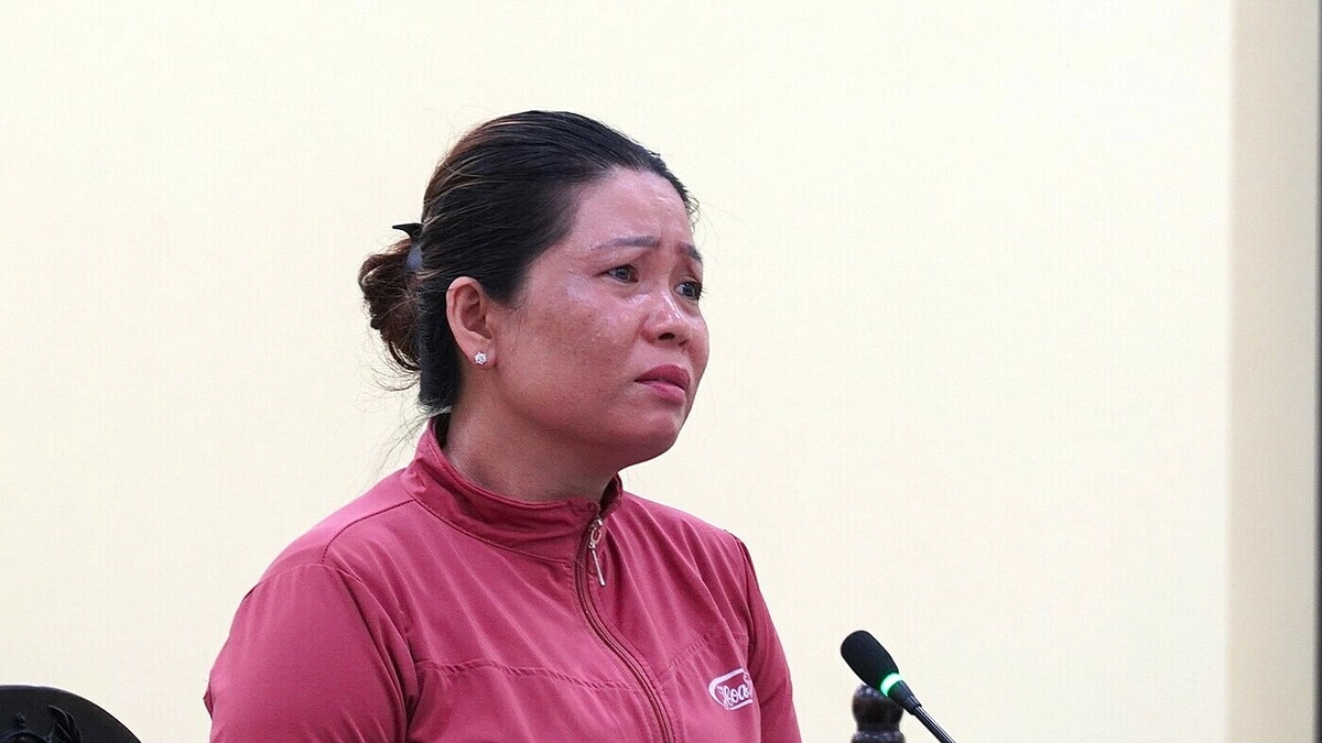 Người phụ nữ lái xe làm chồng tử vong bị phạt 18 tháng tù