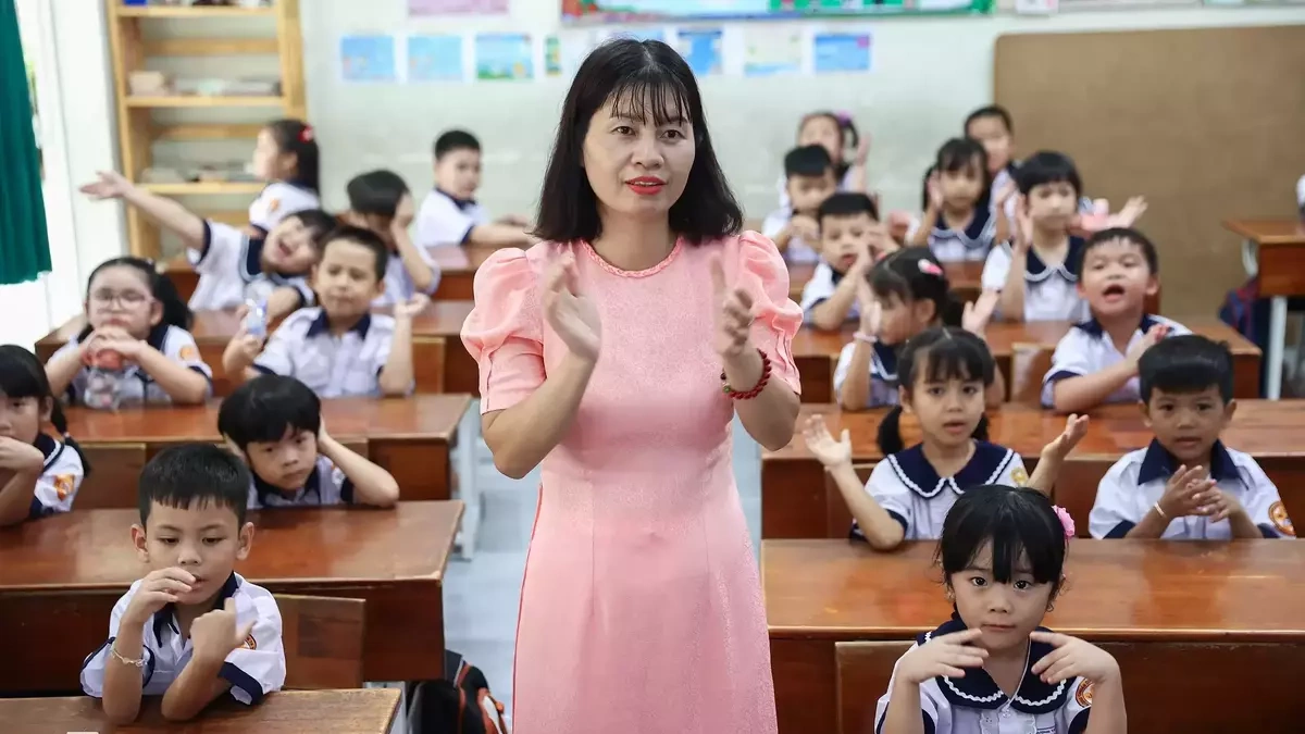 Giáo viên nghỉ hưu được ký hợp đồng dạy toàn thời gian